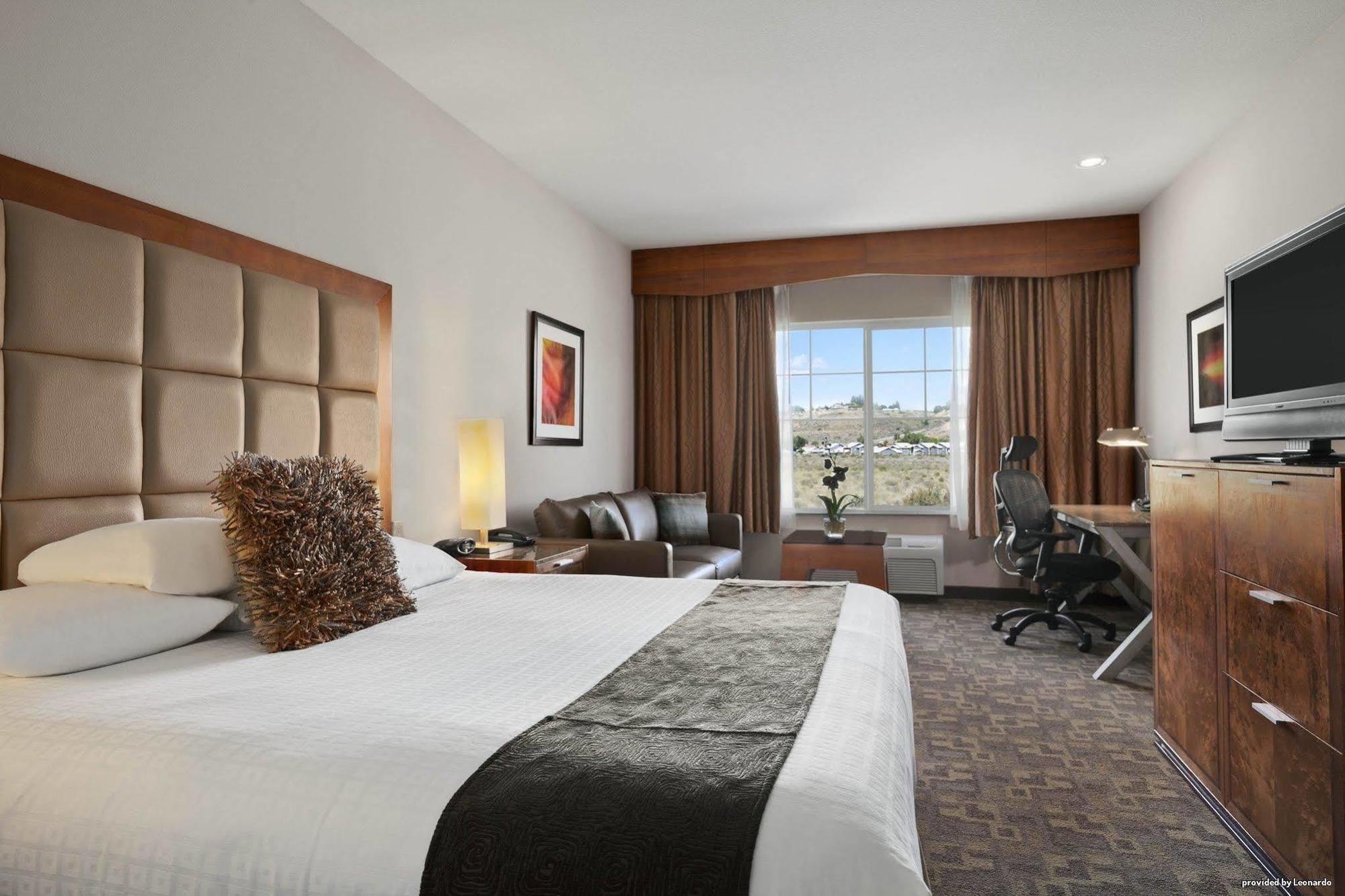 Best Western PLUS Peppertree Inn at Omak Exterior foto